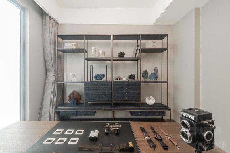 工業(yè)風裝飾展示柜