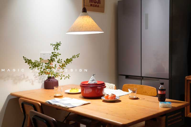 深圳羅湖北歐風(fēng)格家居裝修設(shè)計餐桌