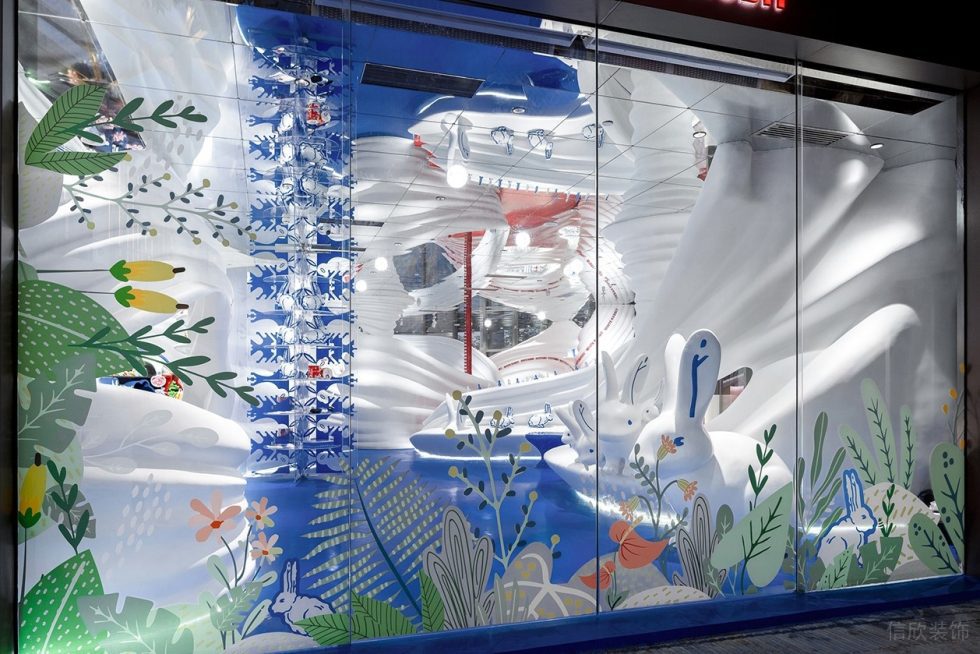 深圳市寶安區(qū)福永大白兔全球首家旗艦店裝修設(shè)計彩色發(fā)光玻璃墻二