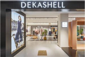 深圳市龍華區(qū)民治現(xiàn)代dekashell 女裝店鋪裝修設計門廳