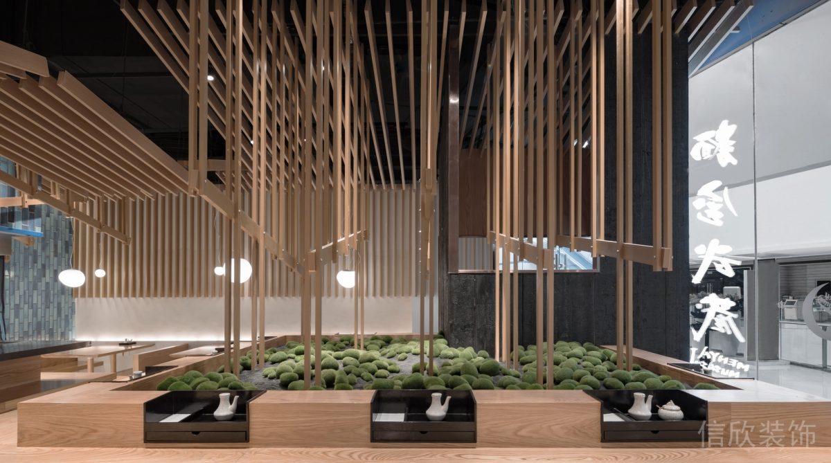 深圳羅湖區(qū)桂圓面館大餐桌中間景觀臺裝修設(shè)計
